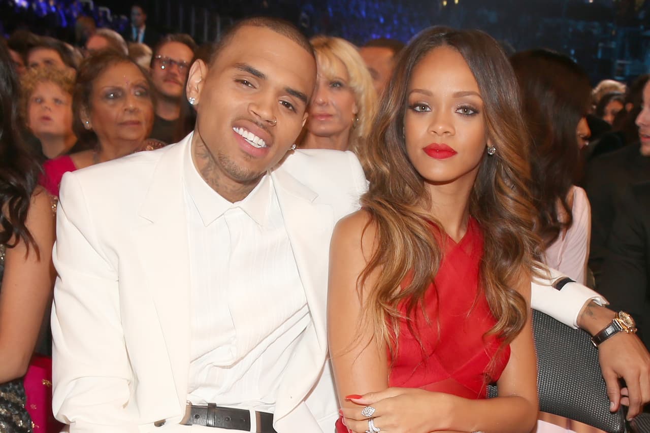 La letra hace uso del ataque violento que le propinó Chris Brown en 2009 a su pareja de ese entonces, Rihanna, de quien incluso fueron publicadas imágenes con los labios partidos y el ojo hinchada de la golpiza.
<br>
<br>