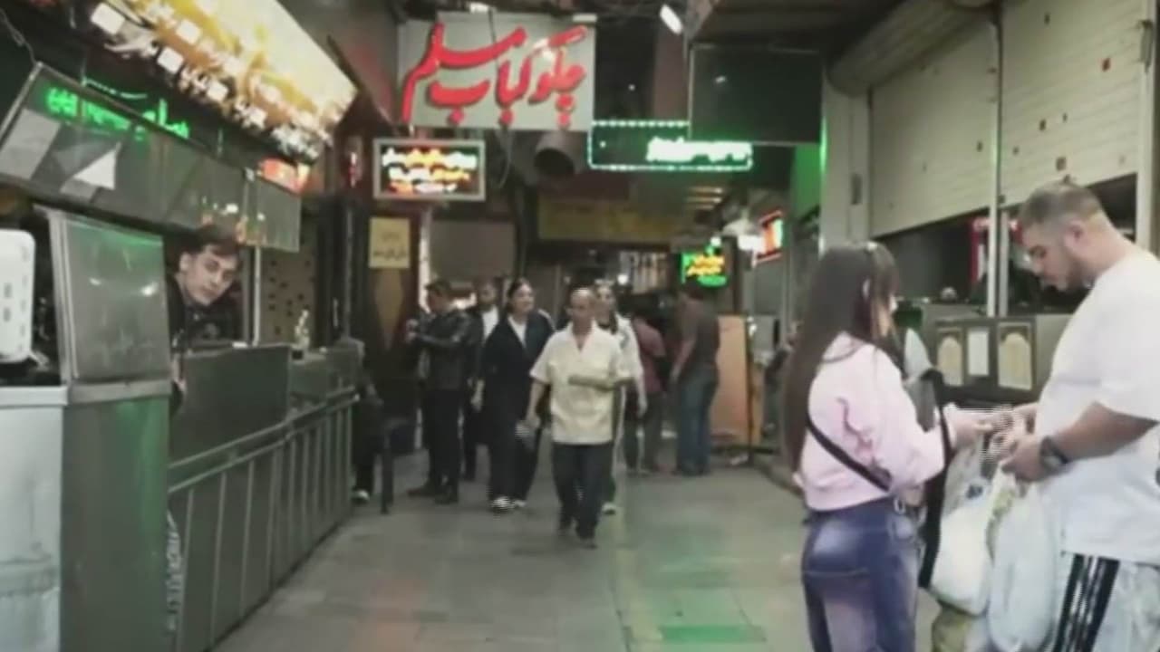 China ordena evacuar a sus ciudadanos de Irán, mientras el régimen acepta negociaciones en Pakistán