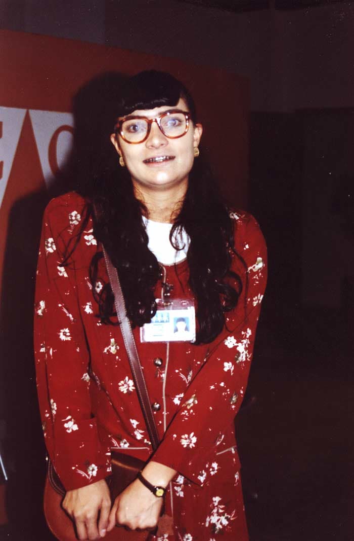 Una de las transformaciones más memorables de las telenovelas fue la que vimos en 
<b><a href="https://www.univision.com/programas/novelas/yo-soy-betty-la-fea-sigue-arrasando-asi-lucen-los-personajes-en-teatro-fotos">'Yo soy Betty la fea'</a> </b>en 1999. Con ese arreglo tan anticuado y poco favorecedor, Beatriz Pinzón se robó los corazones de todos.