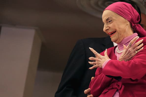 <b>Alicia Alonso.-</b> La primera 
<a href="https://www.univision.com/local/miami-wltv/muere-la-bailarina-y-coreografa-cubana-alicia-alonso">bailarina cubana</a> murió el pasado 17 de octubre, a los 98 años, en un hospital de La Habana, luego de presentar problemas de tensión arterial. 
<br>
