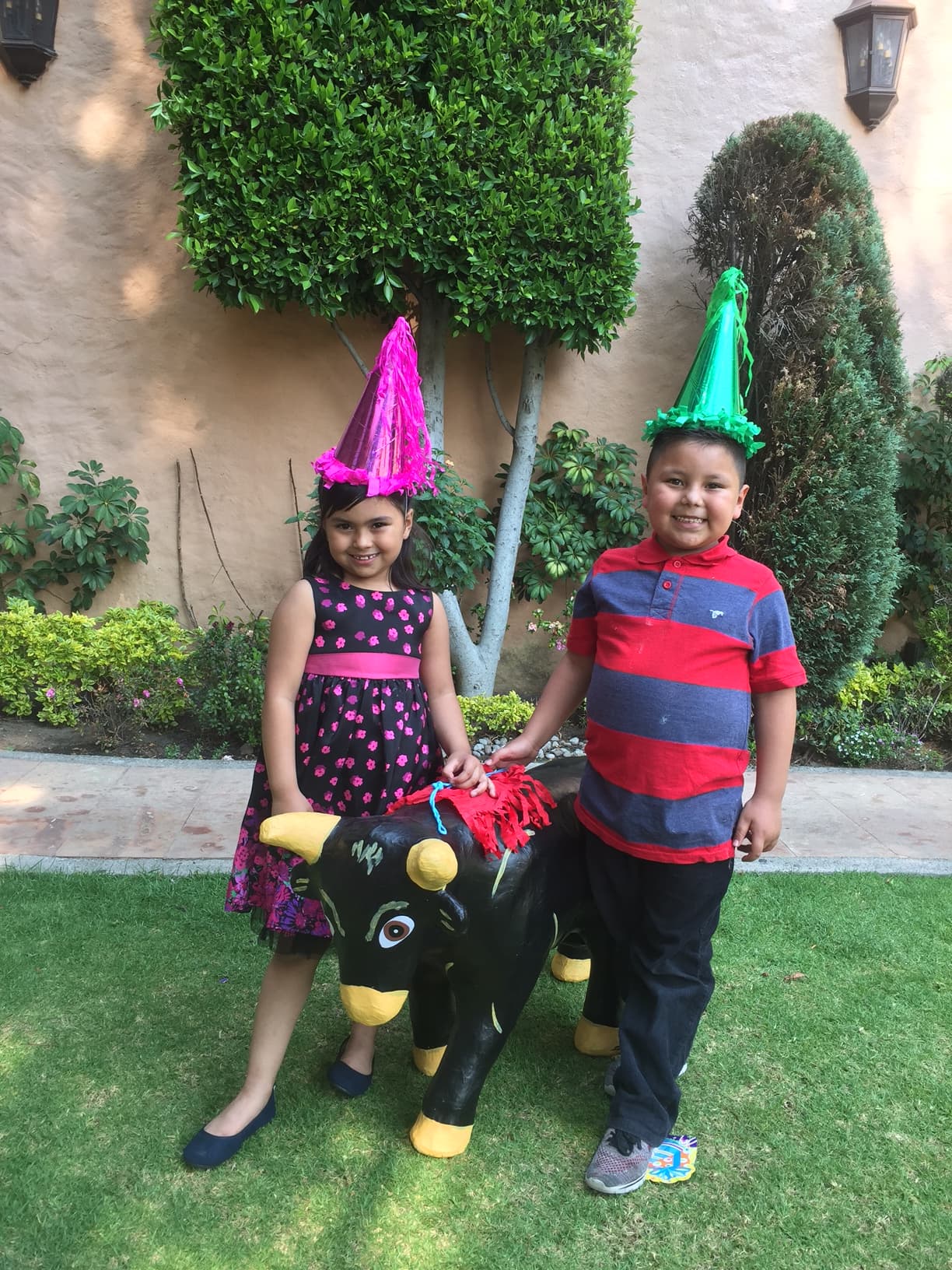 Sebastián y Natalia tienen una relación muy cercana.