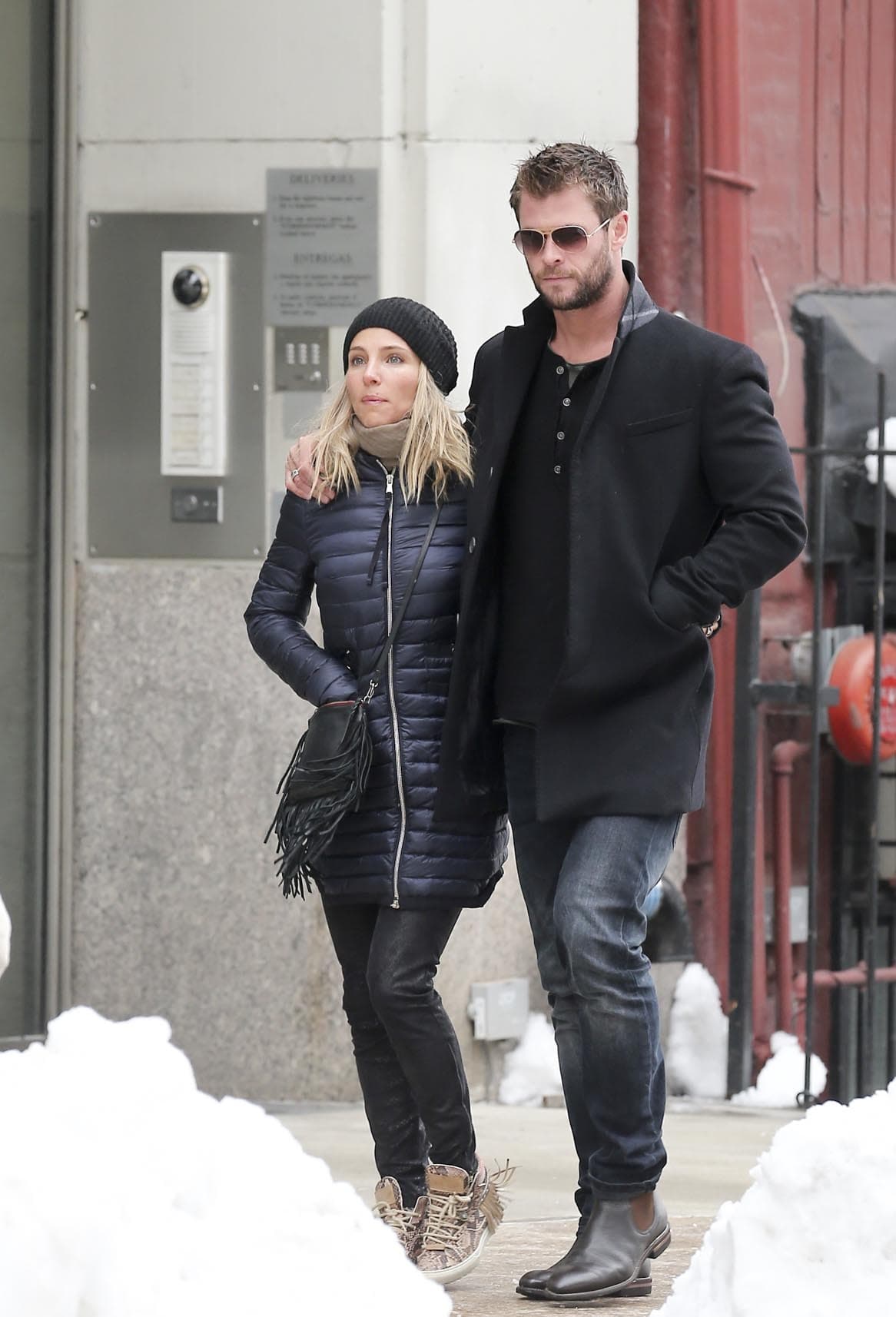 Nos queda claro que Chris solo tiene ojos (y brazos) para su mujer.