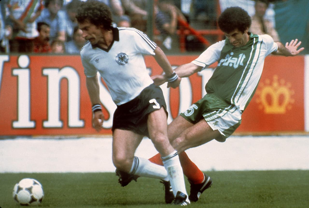 El alemán Paul Breitner disputó 369 juegos entre 1970 y 1983 y anotó 103 goles.