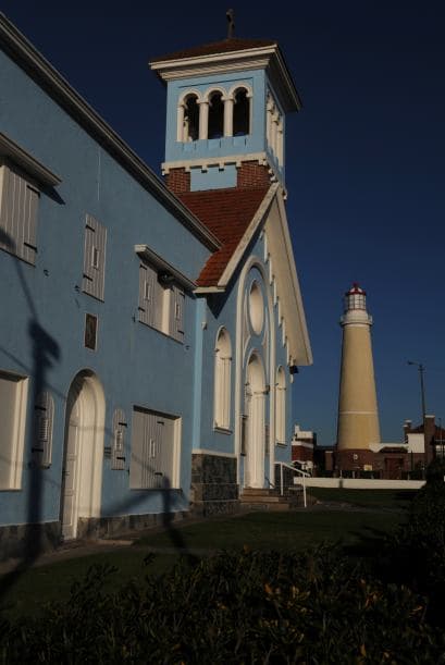 Tanta fue la disputa, que su construcción se concretó durante hasta el dominio luso-brasileño entre 1917 y 1928.