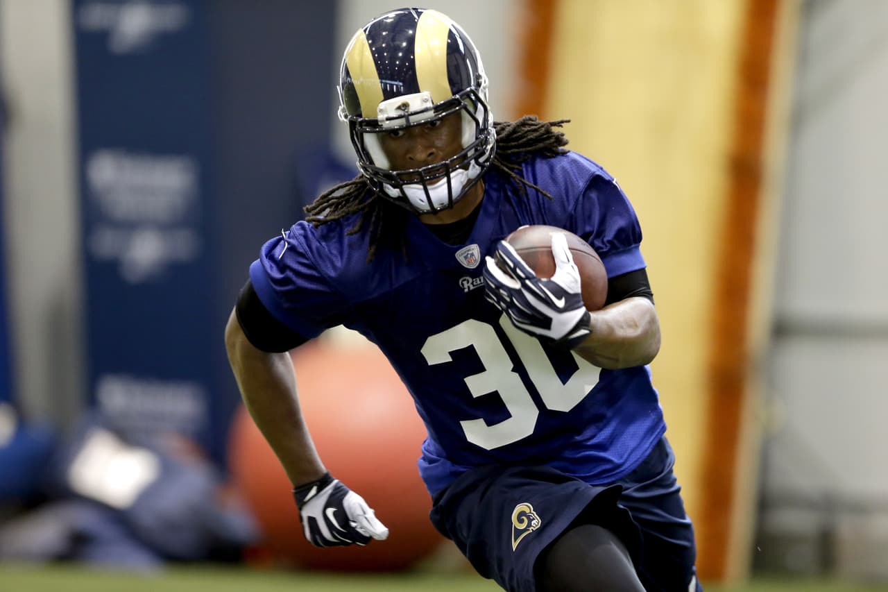 Todd Gurley abrirá el campo de entrenamiento de los Rams en el plantel activo