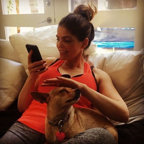 A quienes consiente y cuida como los integrantes de su familia que son.