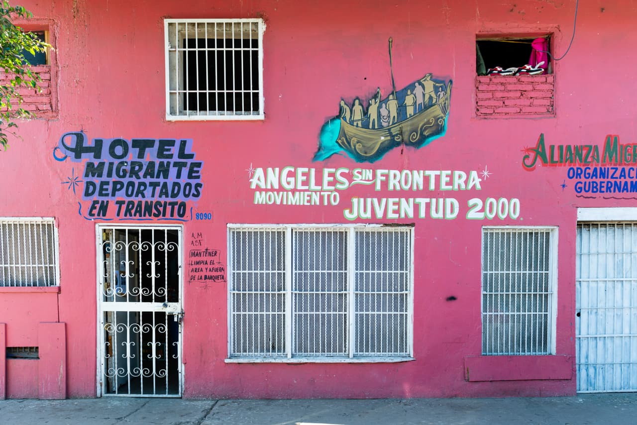 El Hotel Migrante Ángeles Sin Fronteras en Tijuana, México, sirve como hogar temporal para unos 30 de los centroamericanos que han llegado en grandes caravanas. El refugio alberga principalmente familias con niños que buscan asilo en EEUU.