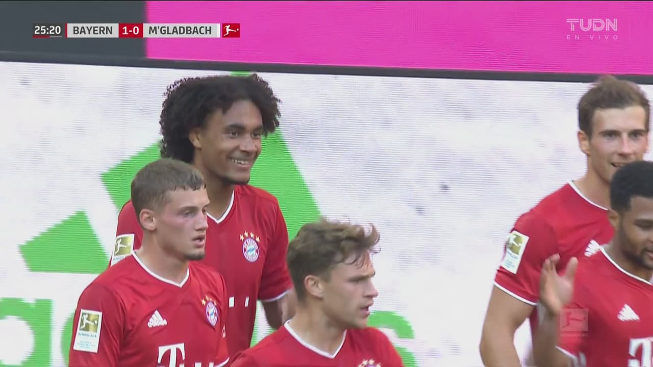 ¡El error de la Jornada! Sommer 'regala' el balón al intentar dar un pase y Zirkzee consigue el 1-0