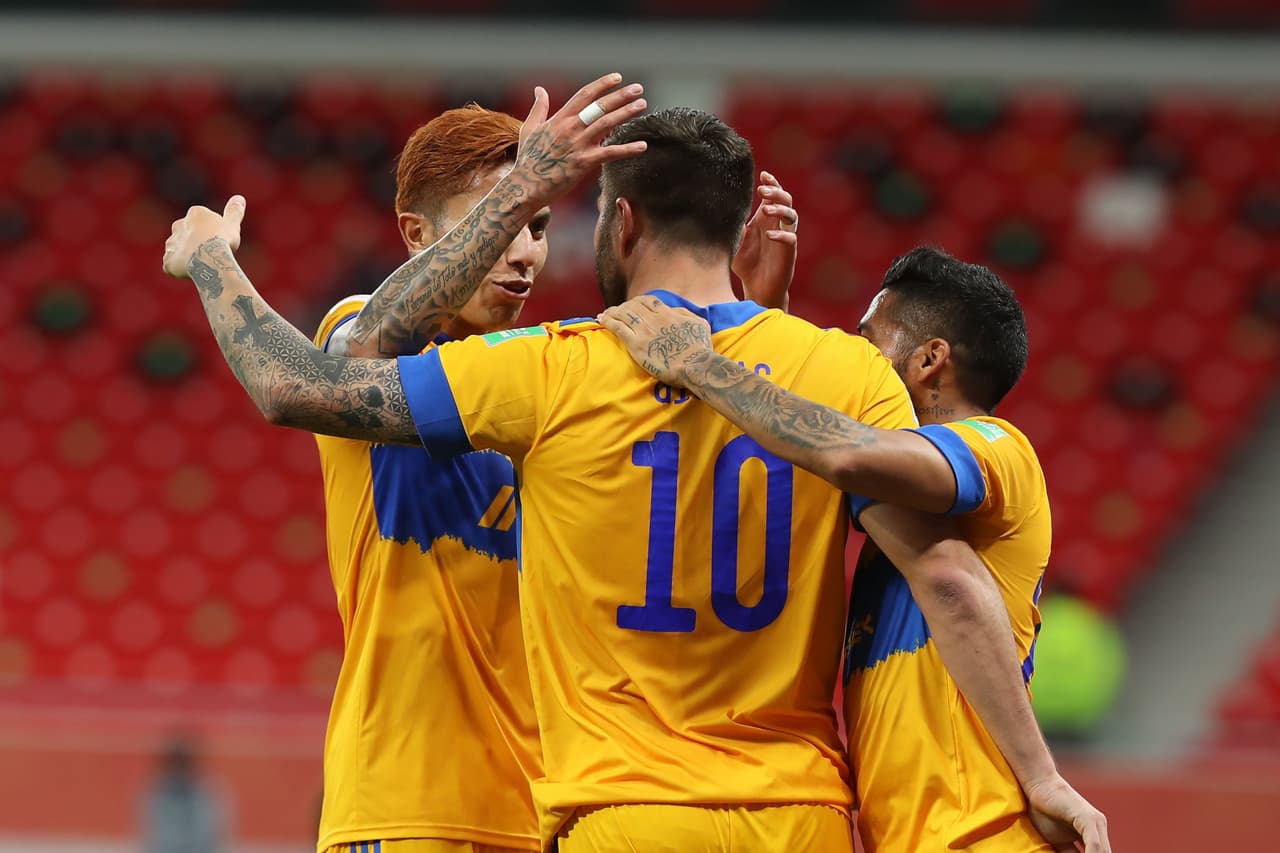 Los Tigres de la UANL se imponen, en su primera participación en el Mundial de Clubes, al Ulsan Hyunday 2-1. André Pierre Gignac se encargó de darle la victoria al equipo mexicano con doblete. Por parte del equipo coreano, Kim Kee-Hee fue el autor del gol solitario. El Club Palmeiras será su siguiente rival.