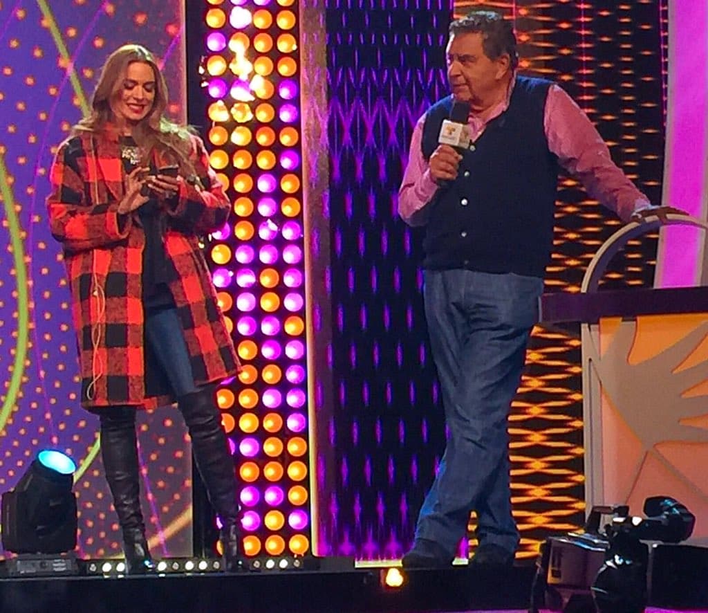 Galilea Montijo: "Ya Casi listos @TeletonUSA @Univision #DonFrancisco #MomentoDeActuar #LosAngeles #30horas".