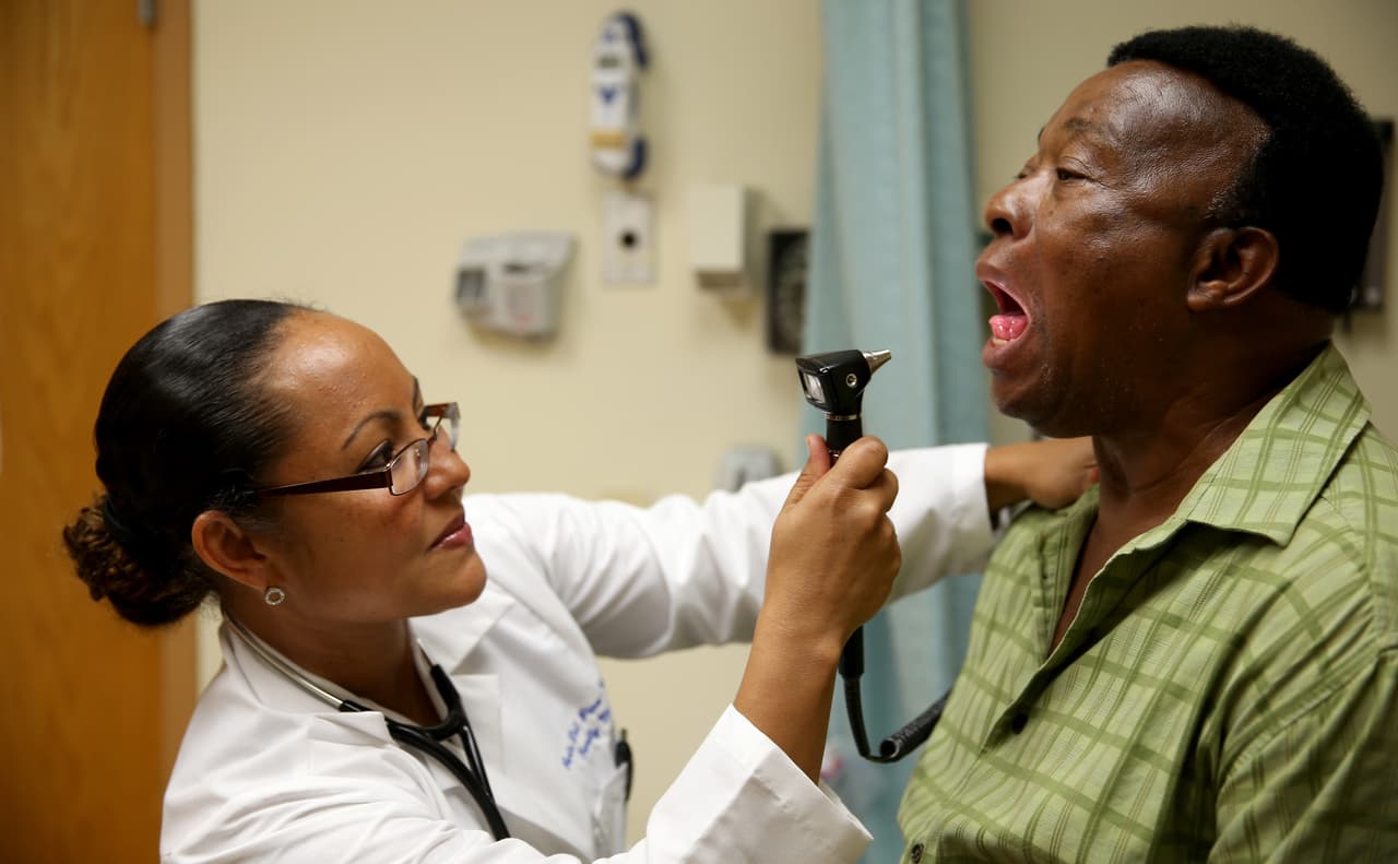 Las minorías y los pobres no se verían favorecidos por el nuevo plan de salud, de acuerdo a este análisis.