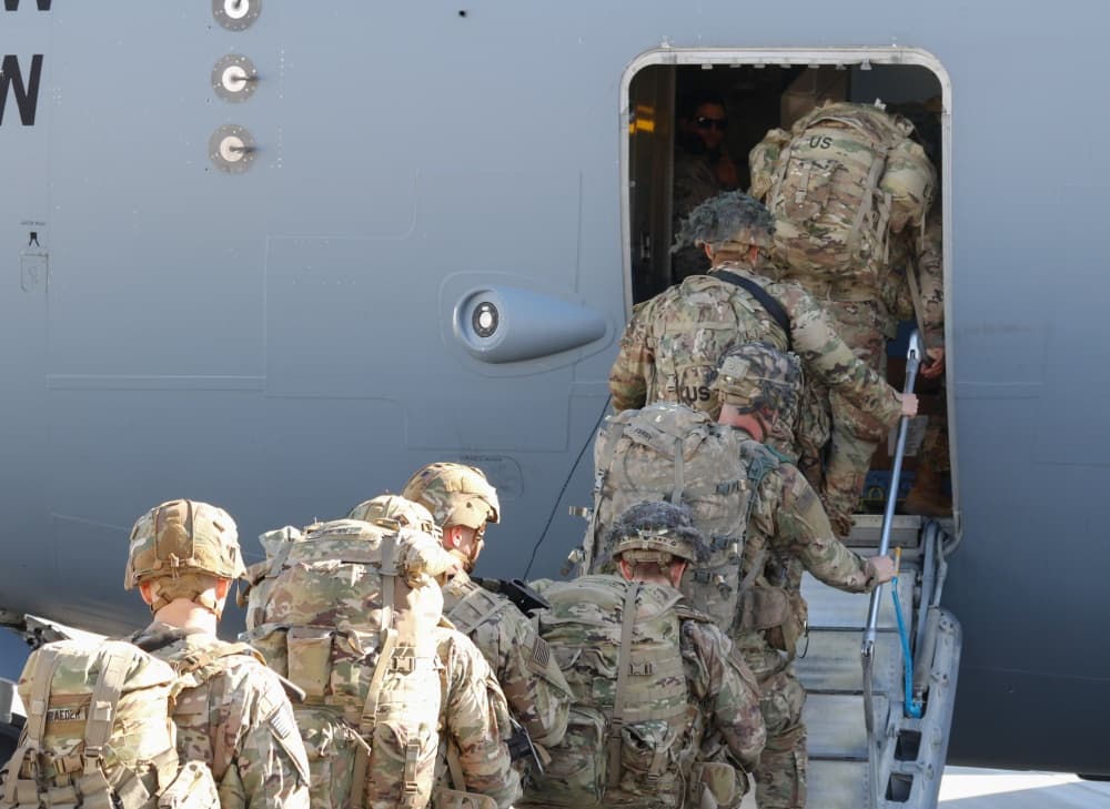 El miércoles por la mañana los soldados abordaron las aeronaves C-17