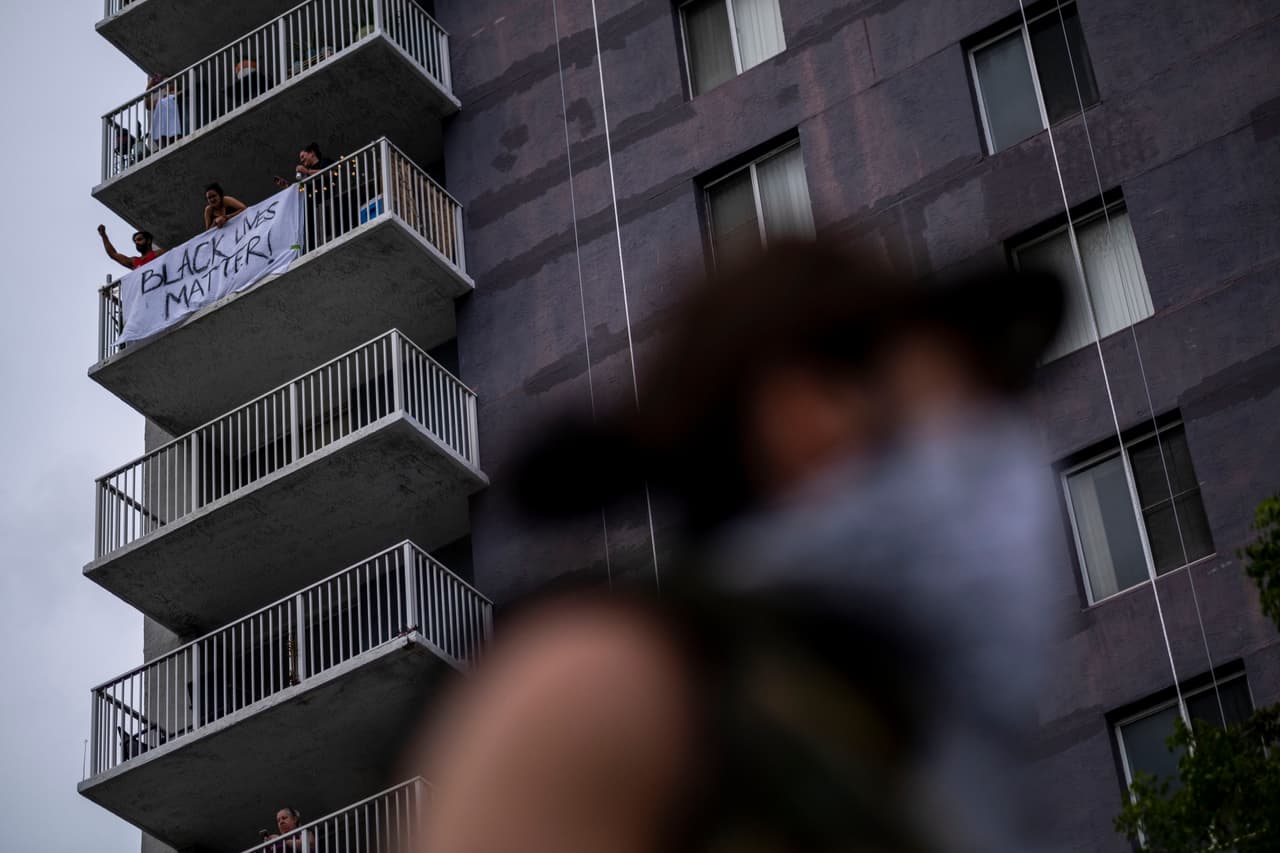 Con el pasar de los días, algunos ya no salen a manifestar y apoyan desde su casa las protestas.