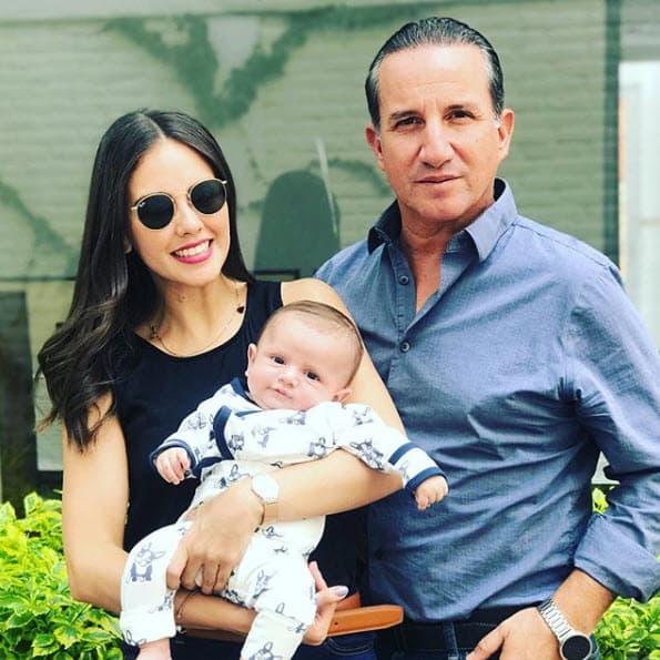 El pequeño nació el pasado 7 de febrero y le está dando la oportunidad de volver a disfrutar de la crianza de un bebé.