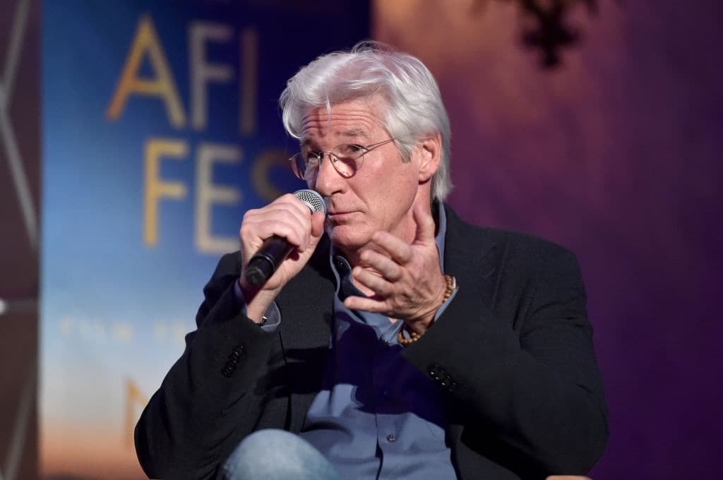<b>Richard Gere será padre a sus 69 años</b>
<br>Cayó como una bomba la noticia de que el actor estadounidense volverá a ser padre a sus 69 años, que ahora está con Alejandra Silva, quien tiene 35 años.