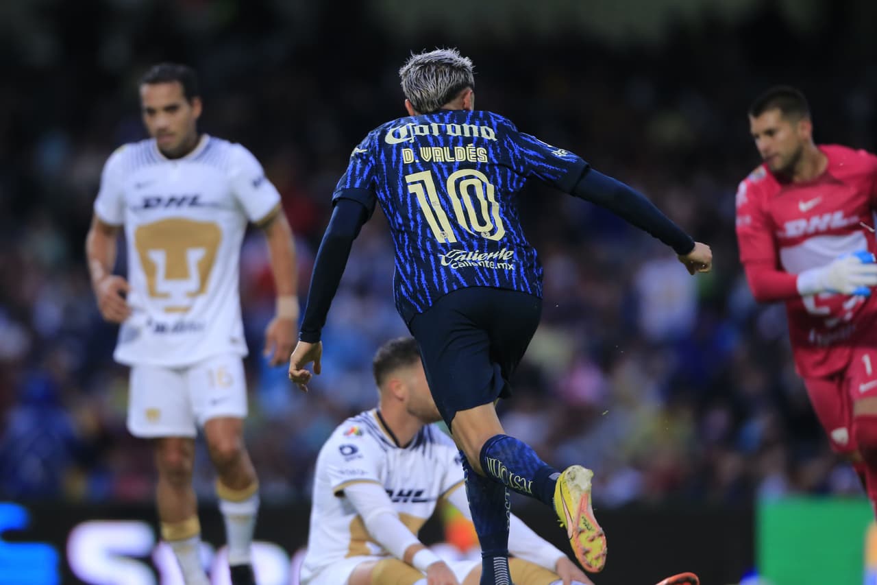 América se llevó el Clásico Capitalino ante Pumas en Ciudad Universitaria por marcador de 0-3 con anotaciones de Diego Valdés, Jonathan ‘Cabecita’ Rodríguez y Alejandro Zendejas. Con este resultado, las Águilas llegaron a 10 puntos para escalar a la novena posición del Torneo Apertura 2022. Pumas se hunde con 8 puntos en el lugar 12.