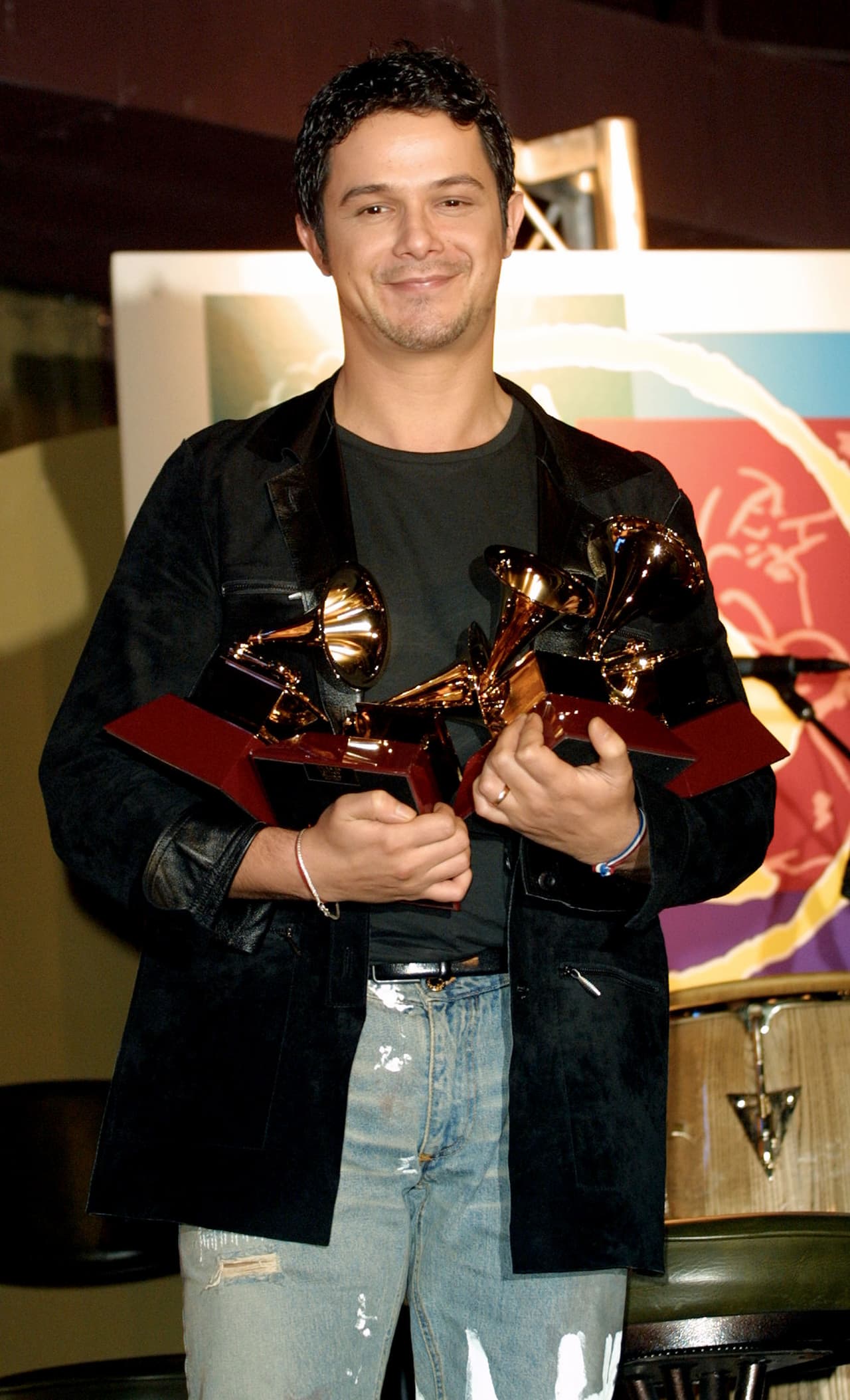 En 2001 se llevó cuatro premios más por 'El Alma Al Aire' en las categorías Álbum del Año, Grabación del Año, Canción del Año y Male Pop Vocal Album.