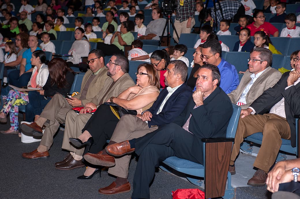 Circolandia comenzó como un proyecto de la universidad pero la creatividad y las ganas de crear un producto local para los niños, los ha llevado a la pantalla chica. Ahora puedes disfrutarlo en familia los domingos por Univison Puerto Rico.