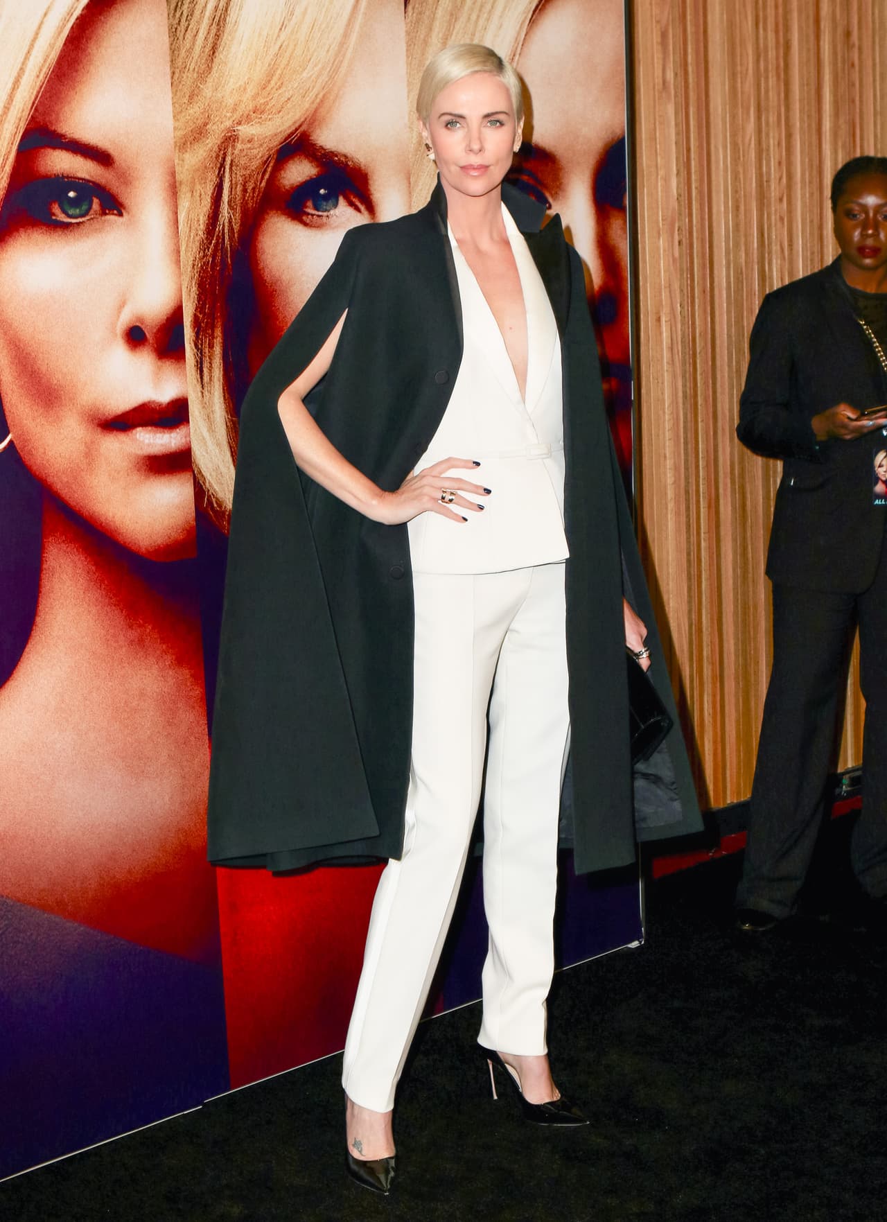 "Mi padre estaba tan borracho que no debería siquiera haber tenido fuerzas para caminar cuando entró en la casa con una pistola", comentó en la entrevista publicada este lunes.