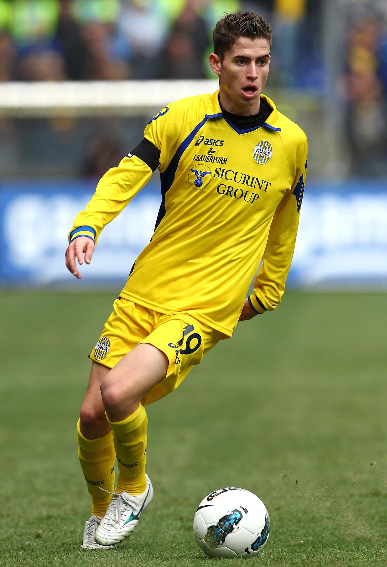 Otro caso sonado en estas Elimiantorias a Rusia es el de 
<b>Jorginho, </b>que nació en Brasil pero se fue a Italia desde muy niño. Allí comenzó su carrera con el Hellas Verona.