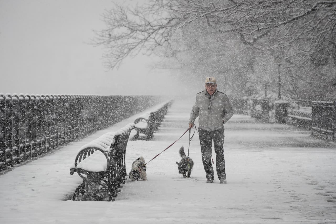 El termómetro se desploma 30 grados en 12 horas: Nueva York padece su quinta tormenta de nieve en un mes