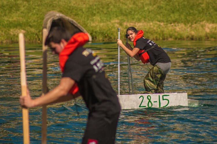 Estudiantes universitarios intentarán caminar sobre el agua en competición