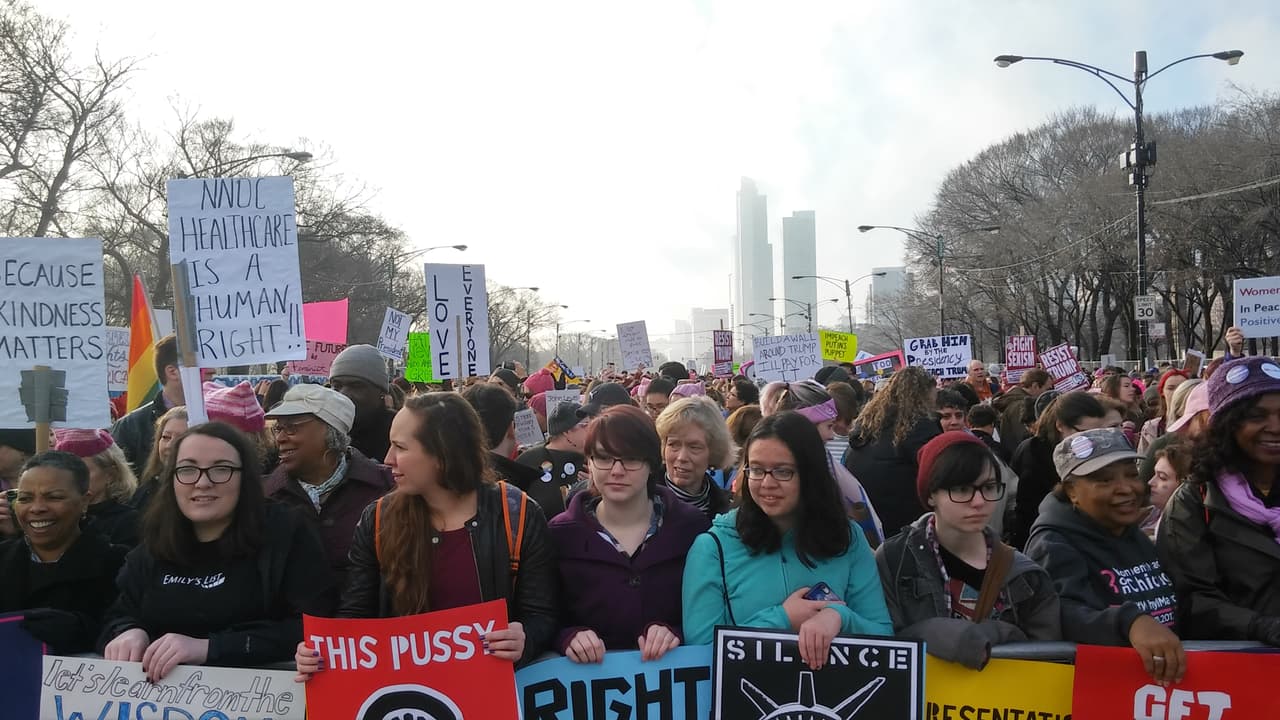 Ríos y ríos de personas era lo que se veía en las calles de Chicago.