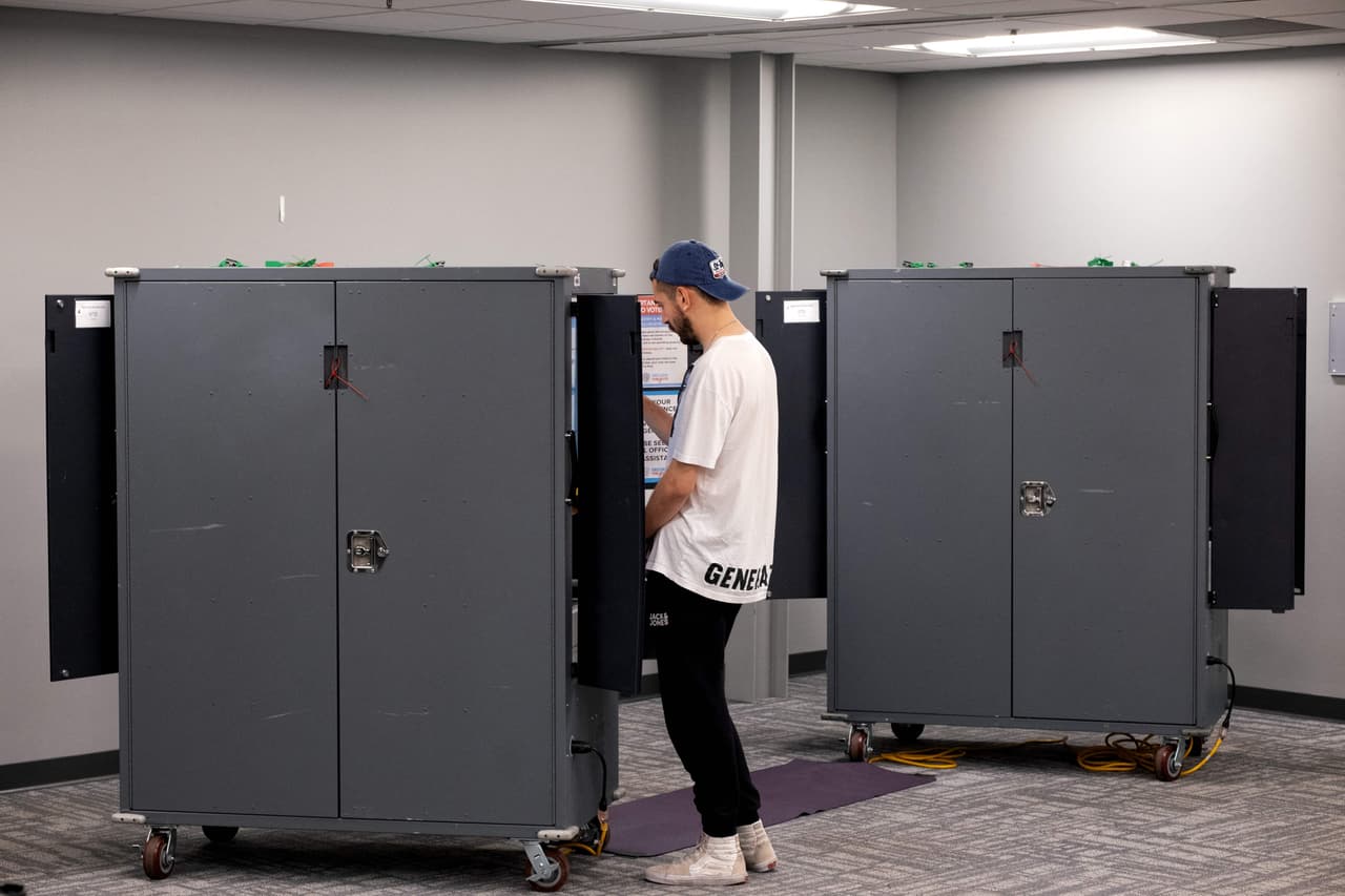 Más de 2,5 millones de georgianos acudieron a votar a principios de las elecciones intermedias de 2022.