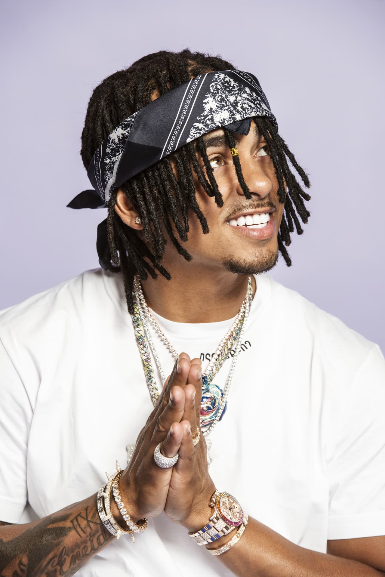 <b>Ozuna</b>, quien en el 2020 fue uno de los 10 artistas más escuchados en Spotify y se ubicó entre los 10 mejores artistas mundiales de YouTube, se presentará junto a Anuel y realizarán un performance del tema 'Los Dioses'. 'El Negrito de los Ojos Claros' celebra sus ocho nominaciones a PLN 2021.