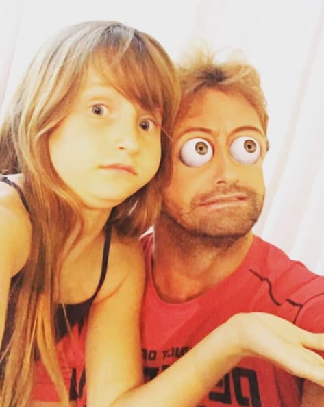 "Elissa me dijo que quiere salir en la novela, que hable con el productor y que 
<b>quiere hacer un personaje</b>, pero como yo le digo, la verdad es que 
<b>ahorita lo más importante es la escuela</b> […] Pero ya veremos en un futuro, ahorita todavía, creo yo, está muy chiquita", señaló.