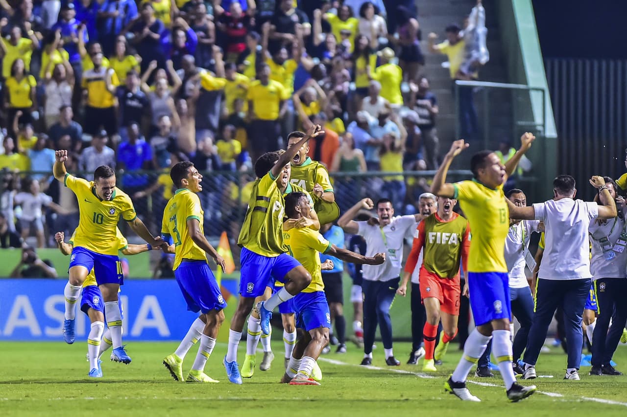 Francia cayó en Brasilia 3-2 ante la verdeamarela que ahora se medirá ante México en la final del torneo.