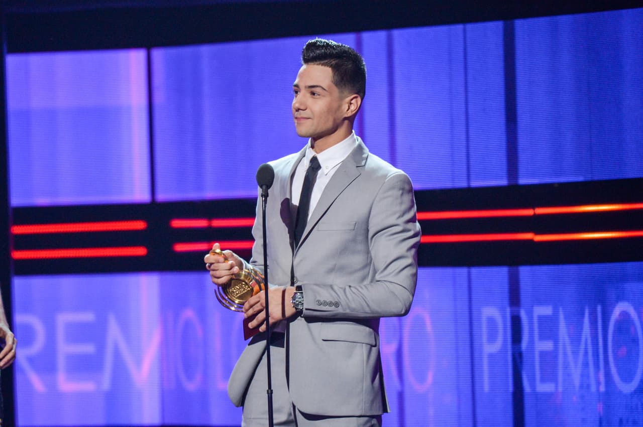 Con su creciente fama, Luis tuvo la oportunidad de cumplir uno de sus grandes sueños con Kevin y Gerardo Ortiz.