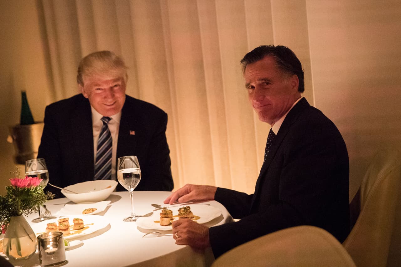 La frágil y sorpresiva alianza entre el candidato Romney y el presidente Trump