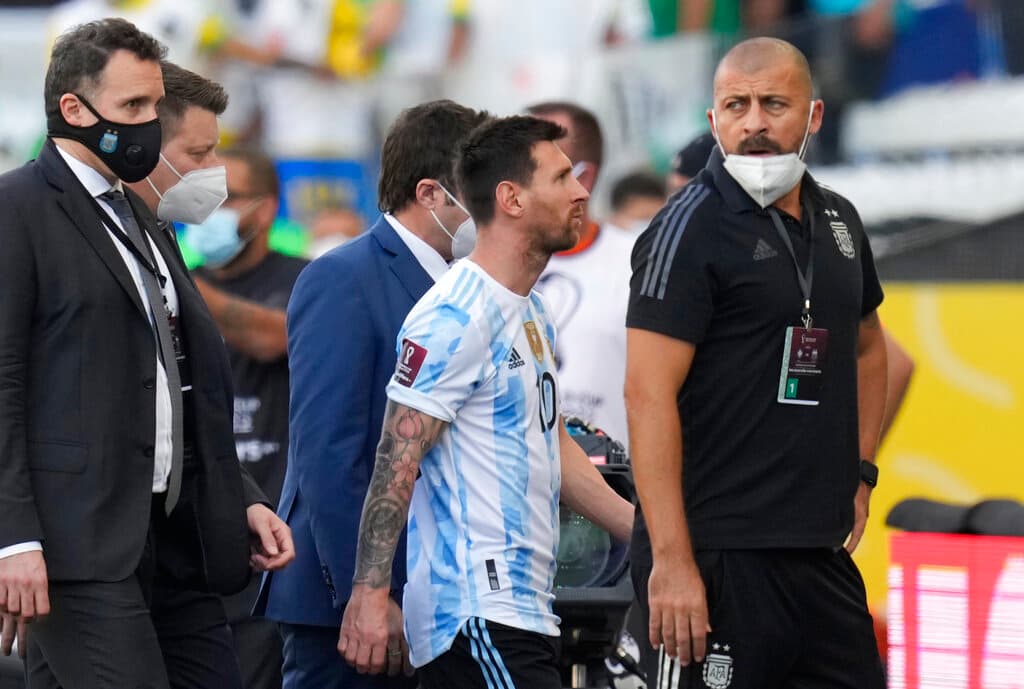 "No era el momento": suspenden el clásico sudamericano Argentina-Brasil por presuntas violaciones a normativas covid