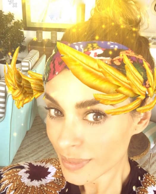 'Gali' ya no sabe ni qué ponerse con tanto filtro de Snapchat.