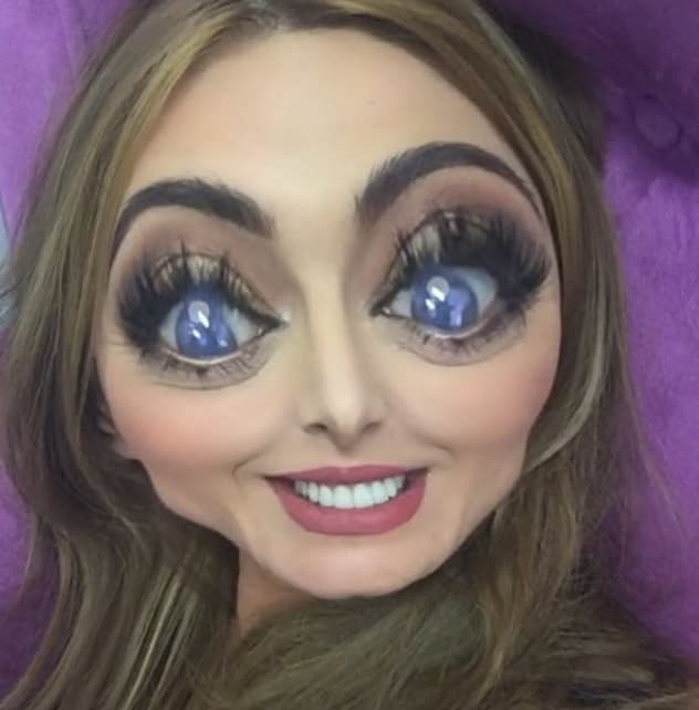 ¿Y esos ojitos tapatios? Son los de Galilea, que más bien parecen de caricatura.