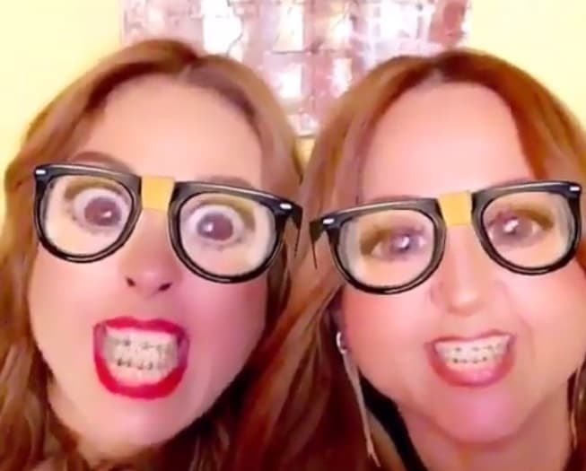 Entre sus locas transformaciones está esta, de lentes y frenillos. Hasta Andrea Legarreta se vuelve loca con esta aplicación.