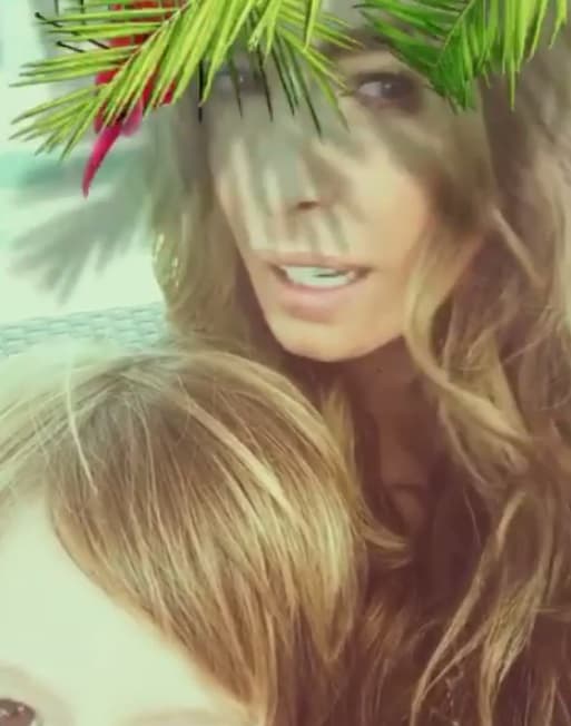 'Gali' es tan inquieta que con su pequeñito pasa divertidas horas en Snapchat. Seguramente tienes ganas de correr y hacer tus propias selfies.