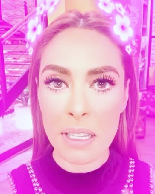 Este otro filtro es de sus favoritos, así se convierte en una 'purple girl'.