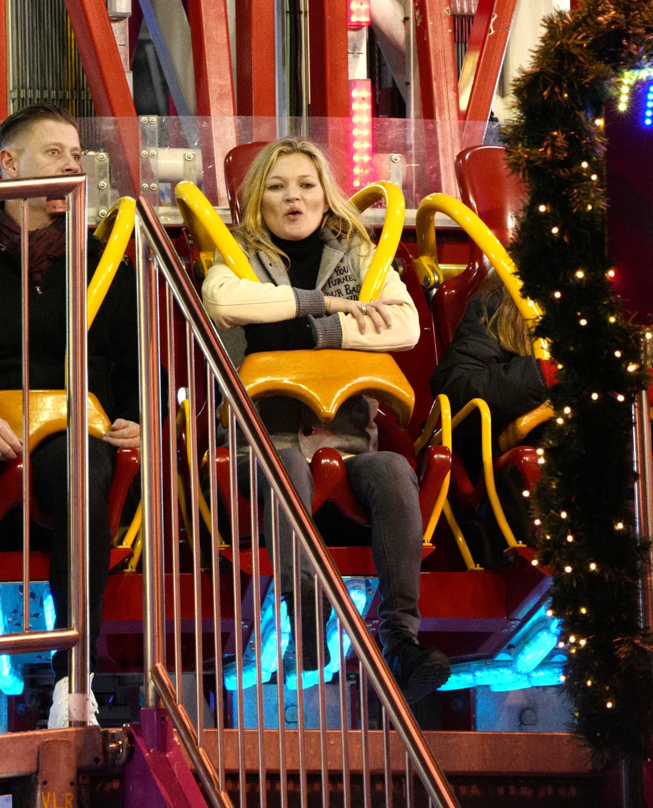 ¿Tal ve se burlaba de Naomi, quien se quedó abajo?