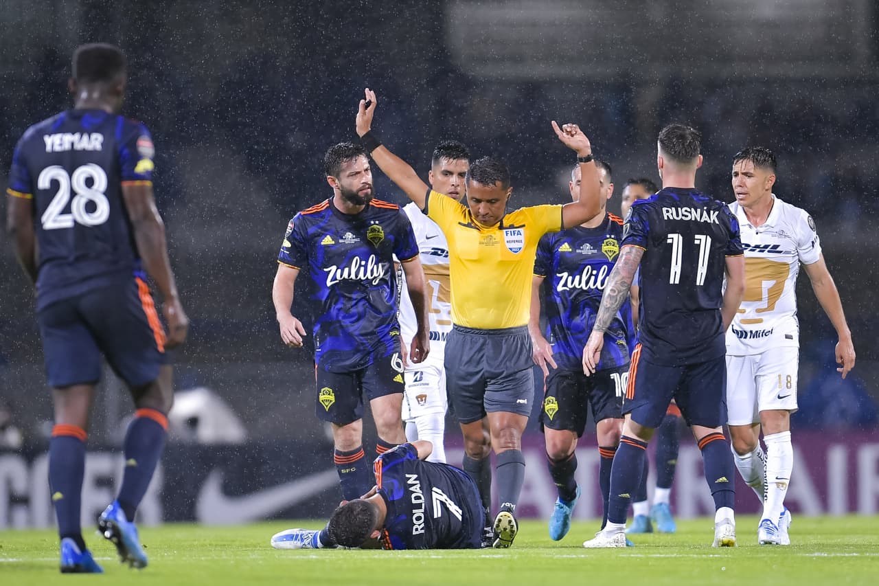 Seattle Sounders le empató de último minuto 2-2 a Pumas en el Estadio Olímpico Universitario en la Final de ida de la Liga de Campeones de la Concacaf.