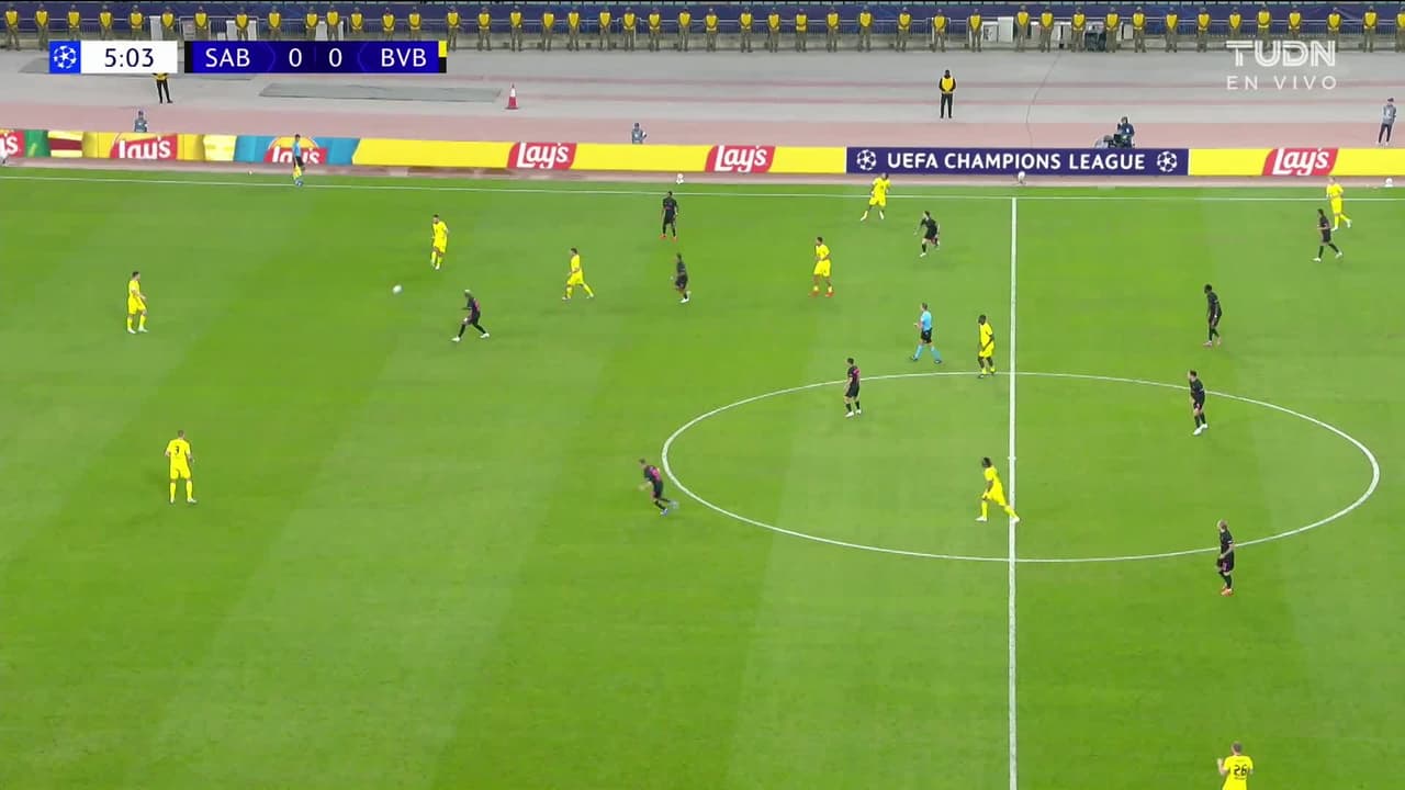 ¡TIRO ATAJADO! disparo por Fábio Silva.