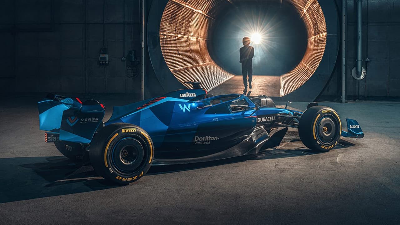 Williams presentó el FW44, volvió a usar el mismo tono de azul y eliminó el logotipo tributo a Senna 'S' de la parte delantera del auto. Los pilotos de esta monoplaza son Nicholas Latifi y Alex Albon.