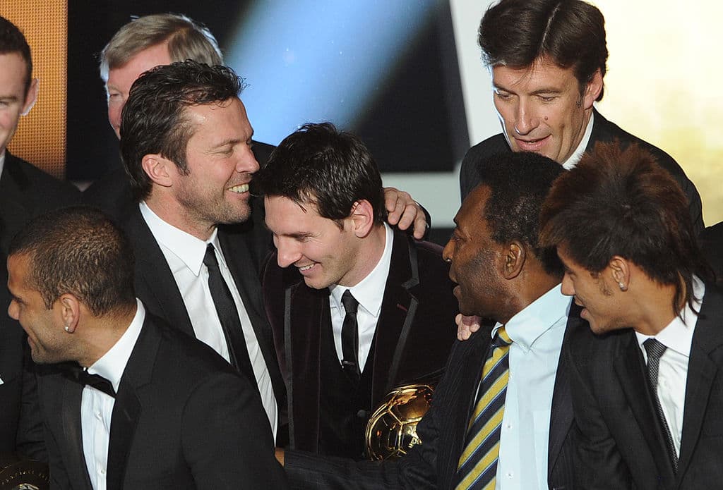 Excampeón del mundo califica de "farsa" octavo Balón de Oro a Messi