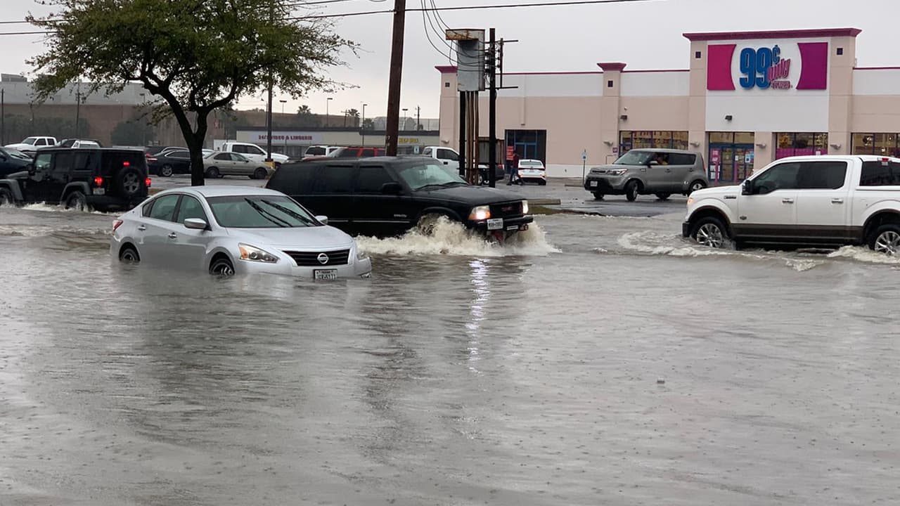 Fotografías tomadas cerca del centro comercial Almeda.