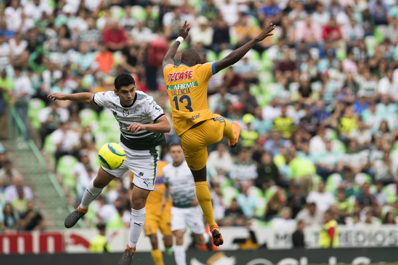 Aún así, Tigres logró aguantar la embestida y al primer tiempo apenas la ventaja fue de un tanto.