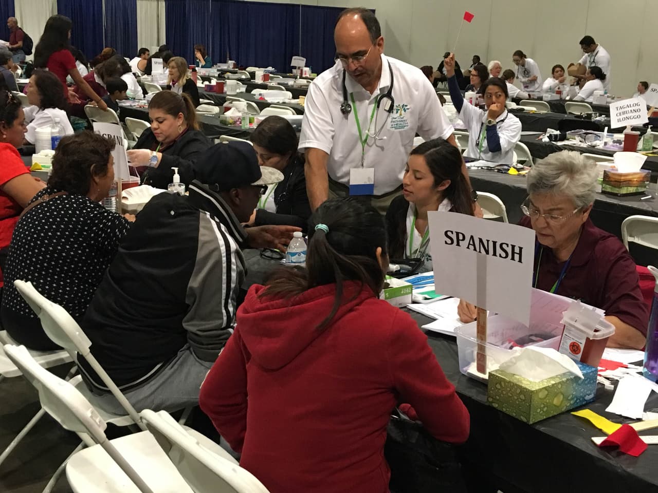Se brindó atención en diversos idiomas.