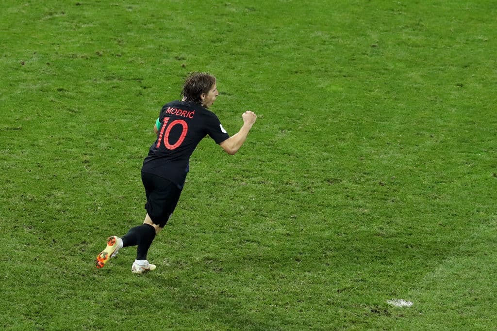 Con los nervios en lo más alto, Luka Modric remató y por poco el balón no entra. Sin embargo, Croacia puso el marcador 2-1 a su favor.