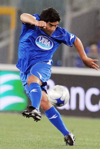 Autoridades italianas apuntan que la falta de pago se realizó por parte de las personas físicas IRPF durante la segunda mitad de la década de los 80, cuando jugaba en Nápoles.