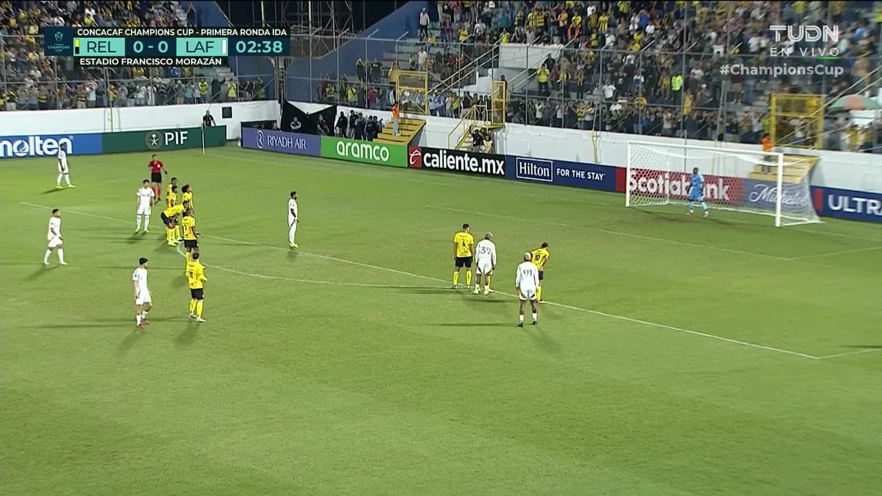 ¡GOL!  anota para LAFC. Denis Bouanga
